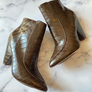 Mata Vibe Booties Brown Pointed Toe